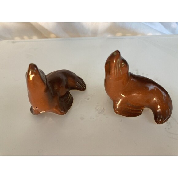 Ceramic SEALS Salt & Pepper Shakers Vintage Kitchen Kitsch Shore Decor Sea Ocean - Picture 1 of 4